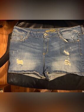 Arizona Jean Company Women's Light Blue Distressed Boyfriend Jeans